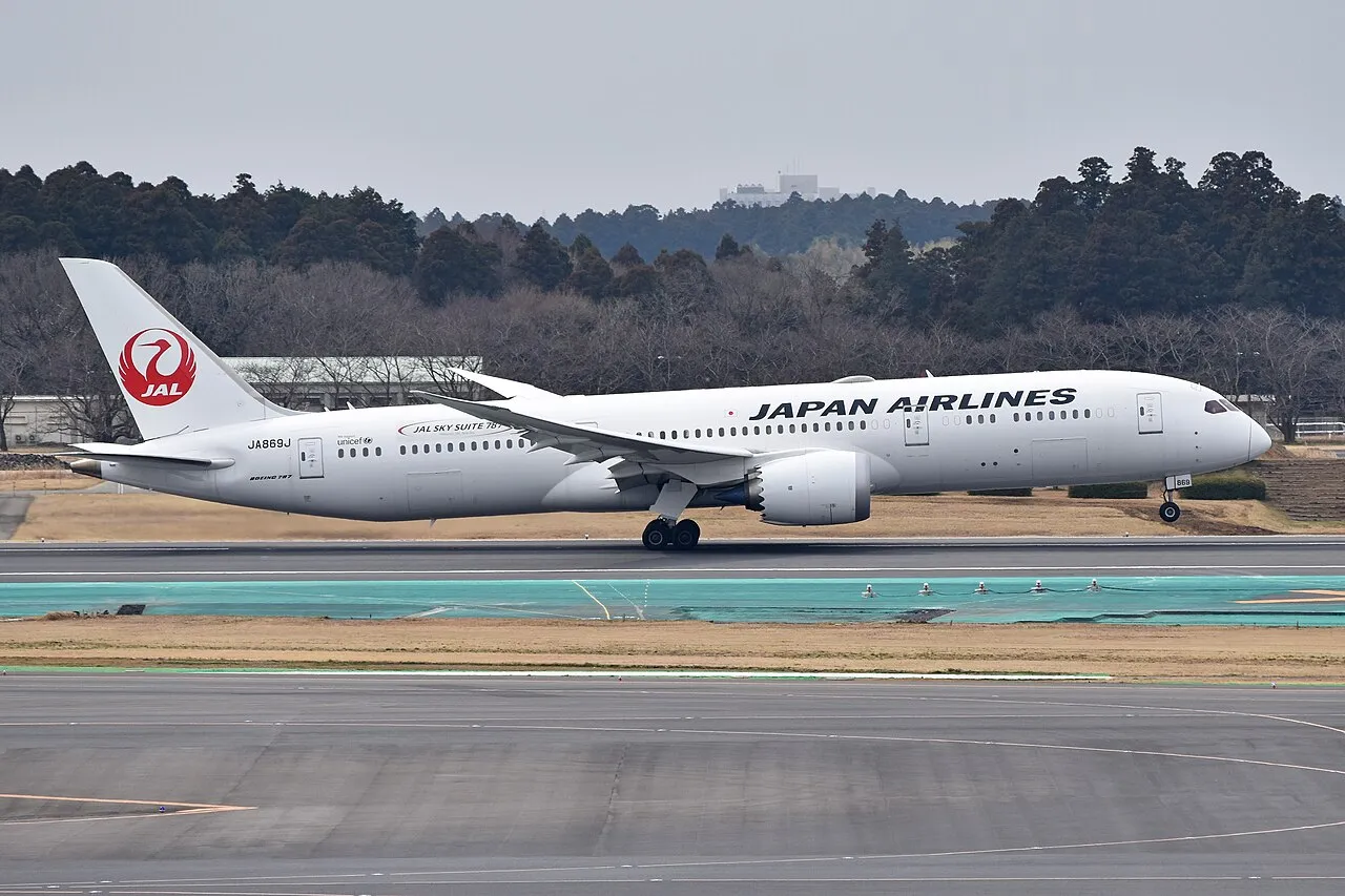 Japan Airlines Boeing 787-9