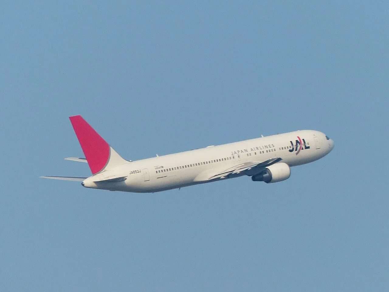 Japan Airlines Boeing 767-300ER