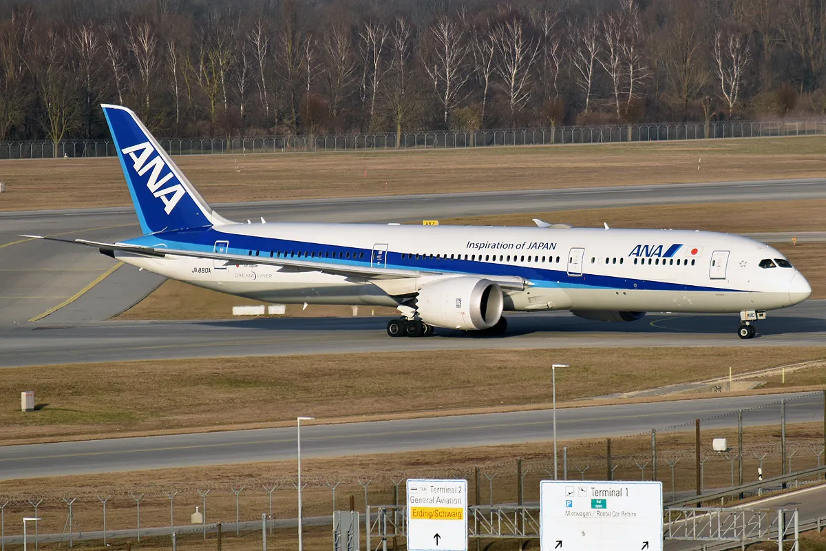 ANA Boeing 787-9の機体参考写真