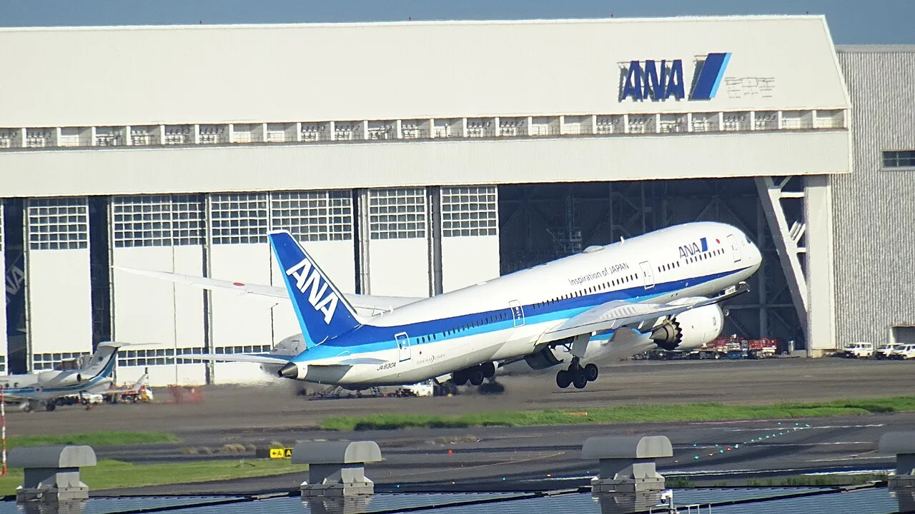 ANA Boeing 787-9の機体参考写真