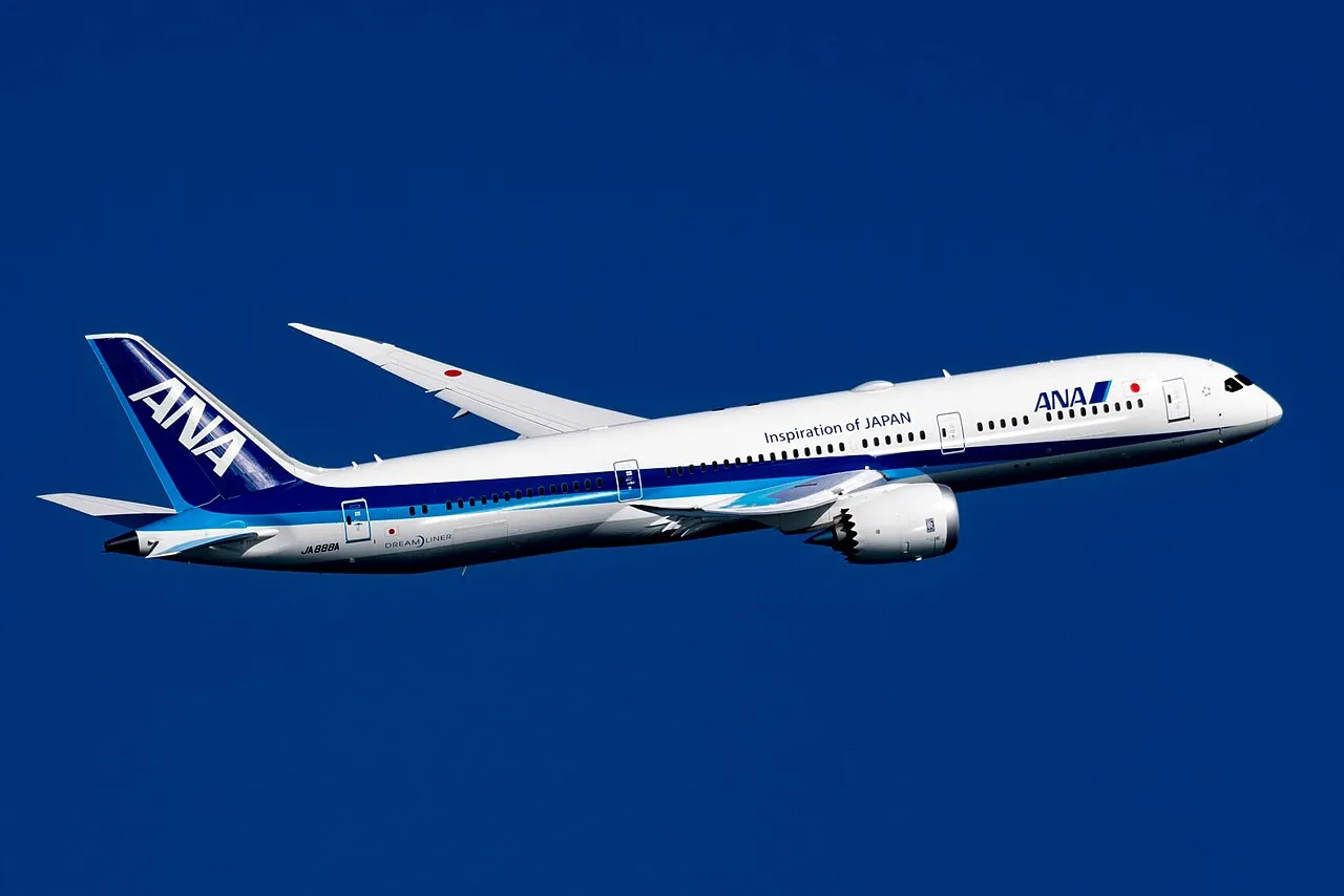 ANA Boeing 787-9の機体参考写真