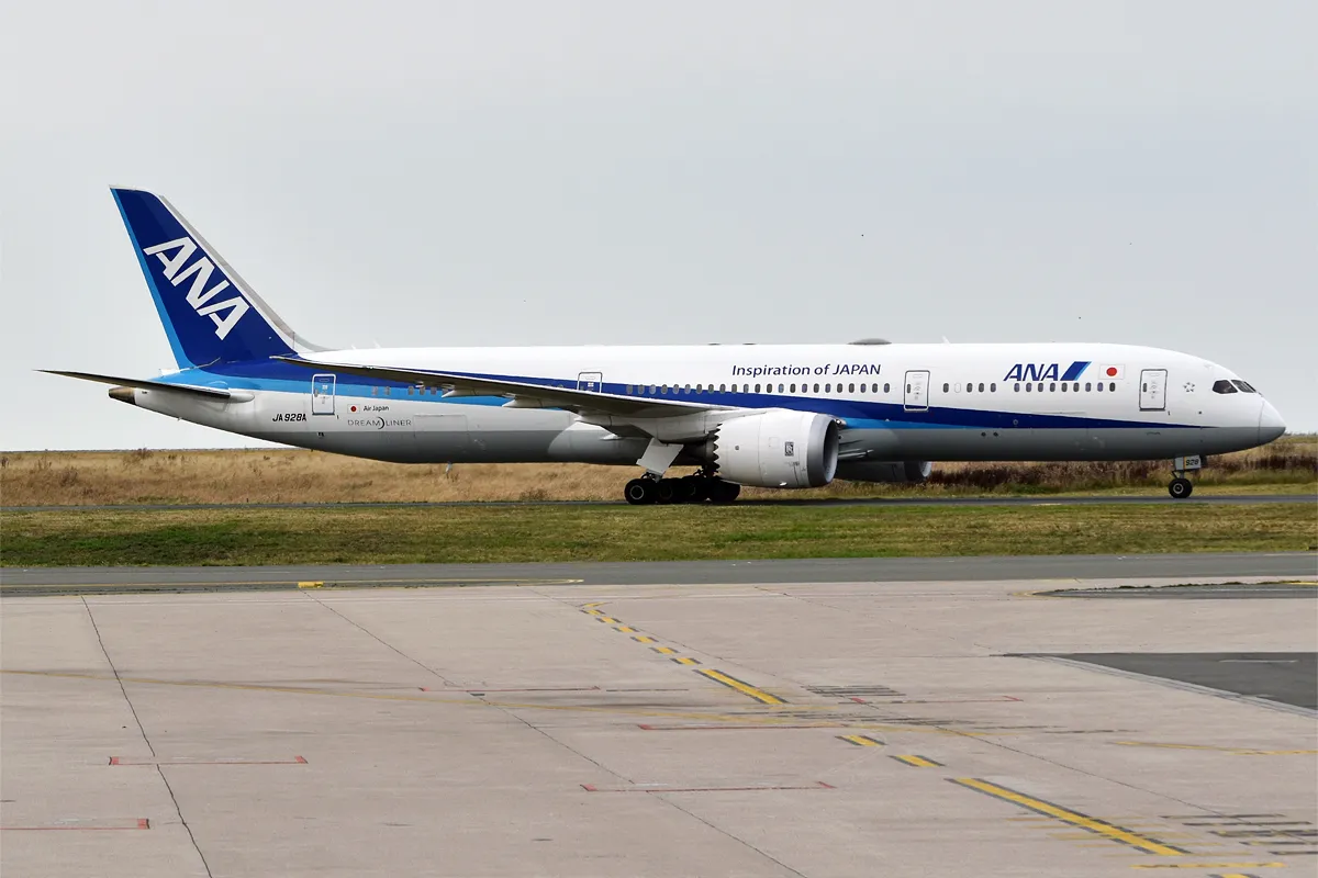 ANA Boeing 787-9の機体参考写真