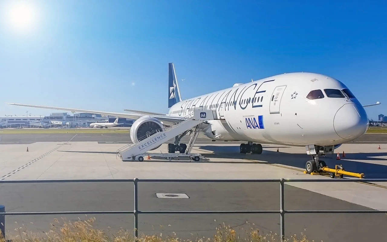 ANA Boeing 787-9の機体参考写真