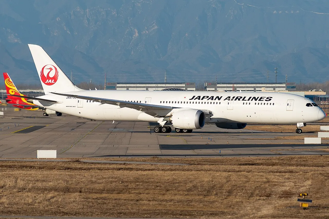 Japan Airlines Boeing 787-9の機体参考写真