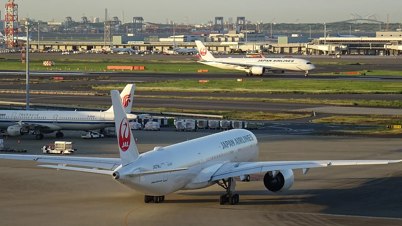 Japan Airlines Airbus A350-1000の機体参考写真