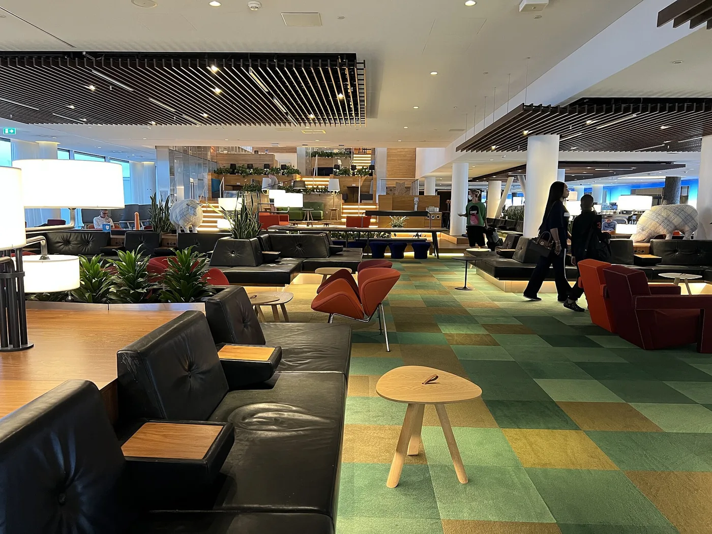 KLM Crown Lounge, Schiphol · lounge seating