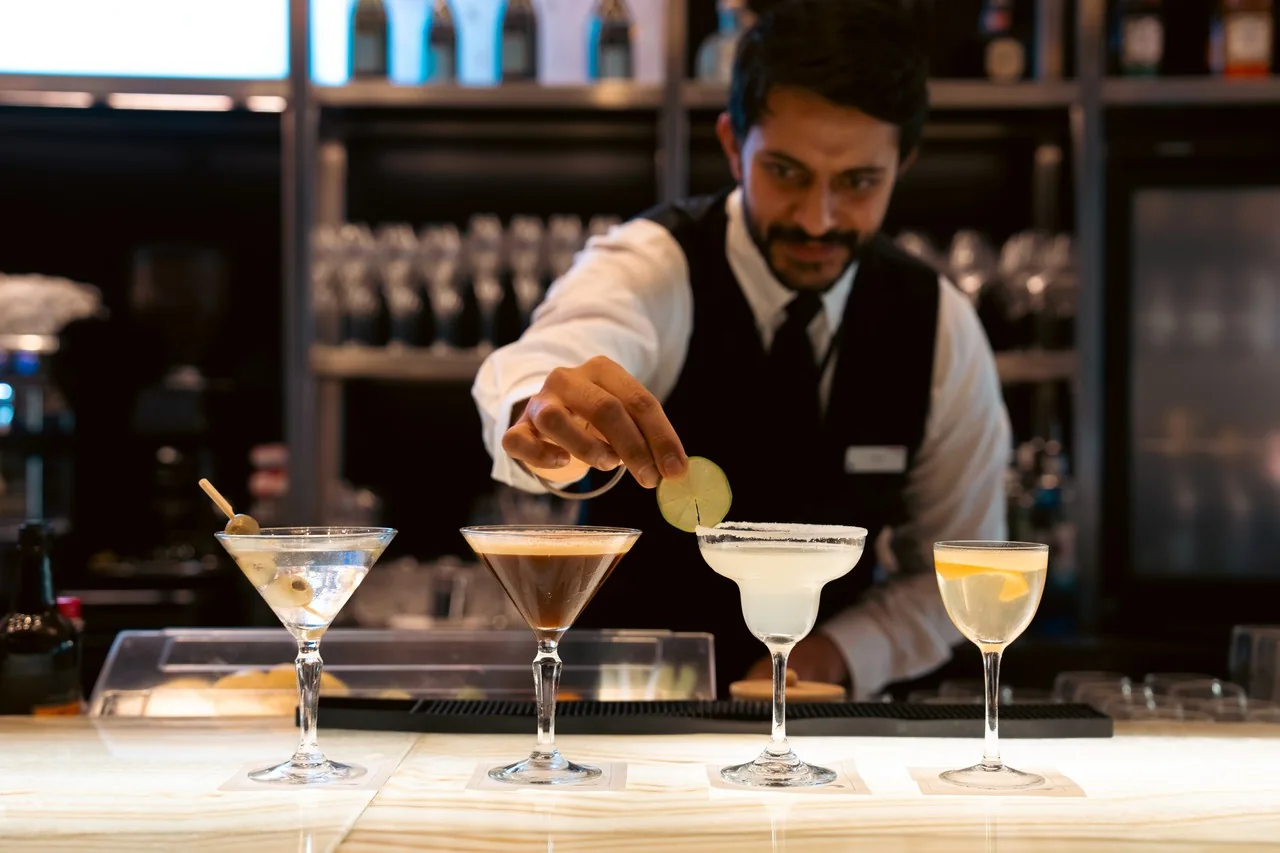 Concorde Room, Heathrow · drinks & bar