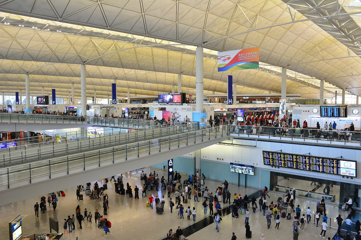 香港国際空港のターミナル内