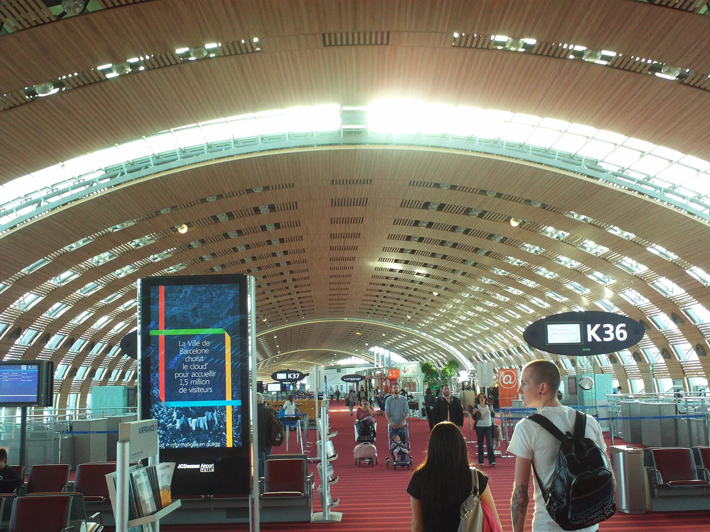 Paris Charles de Gaulle · terminal interior