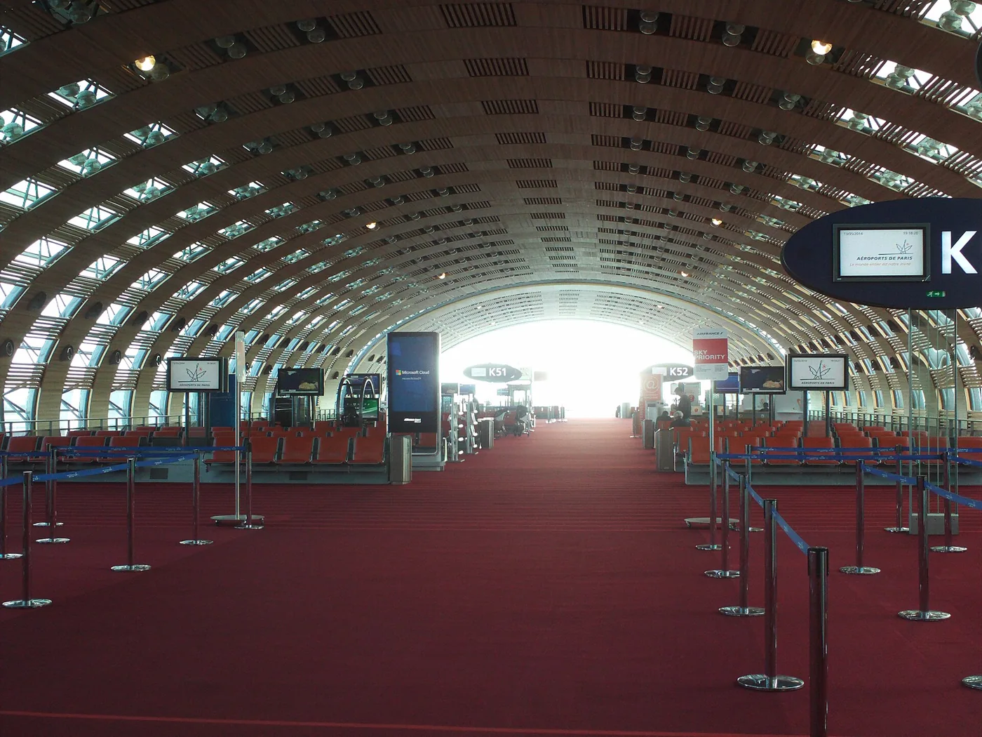 Paris Charles de Gaulle · terminal interior