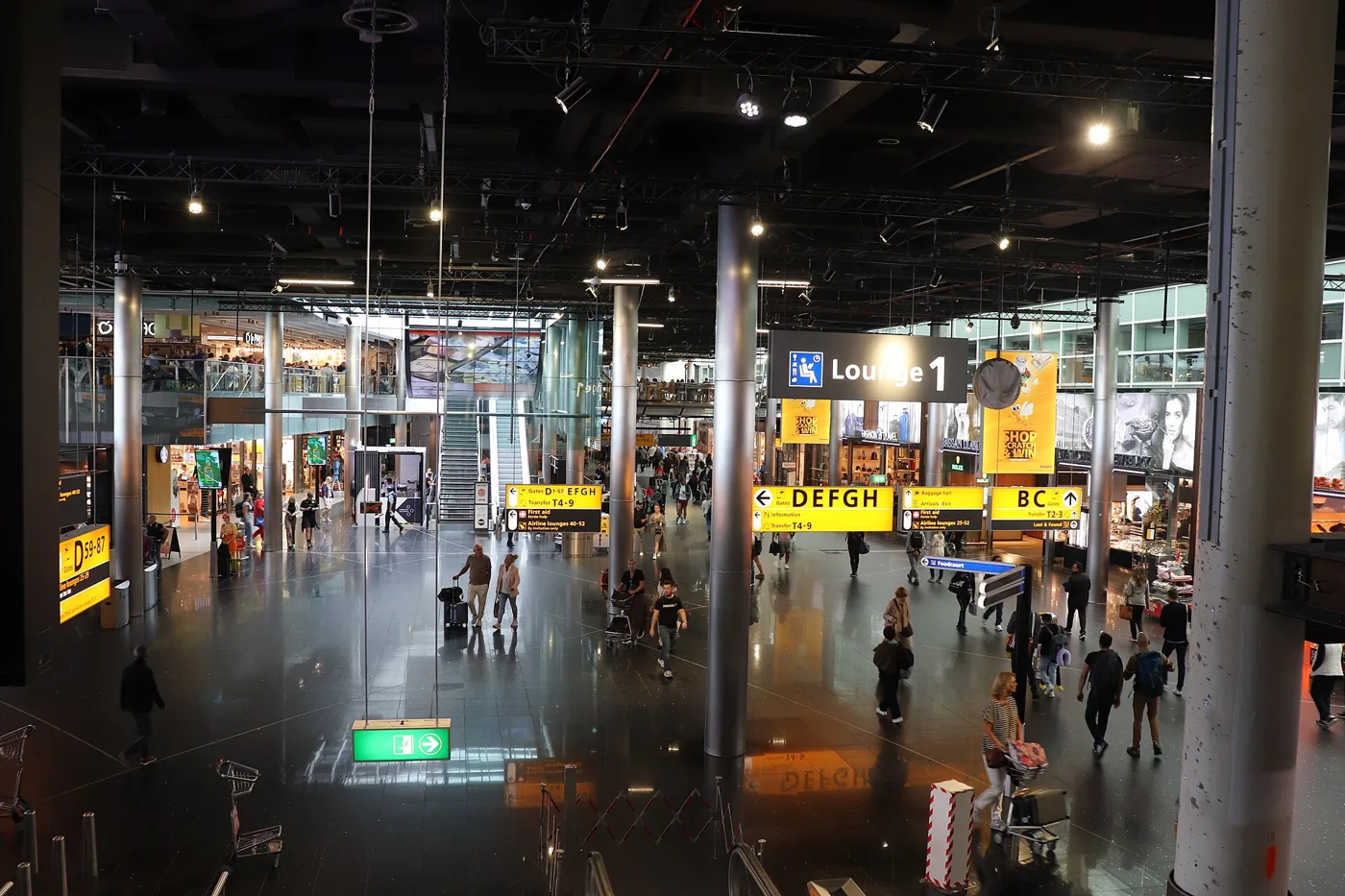 Amsterdam Schiphol · terminal interior