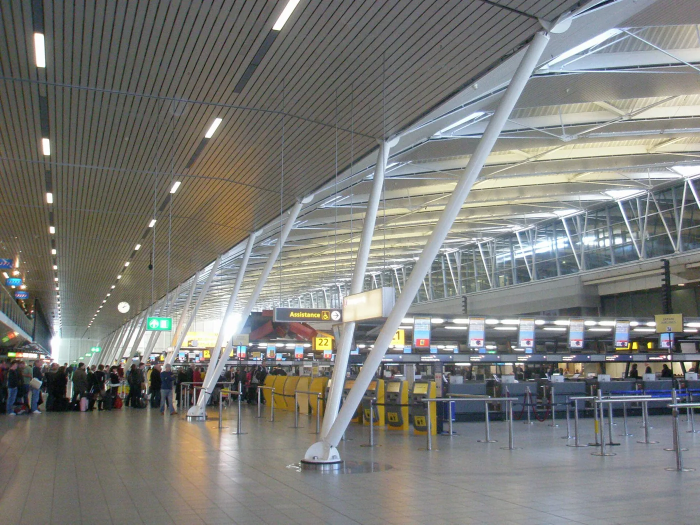 Amsterdam Schiphol · terminal interior