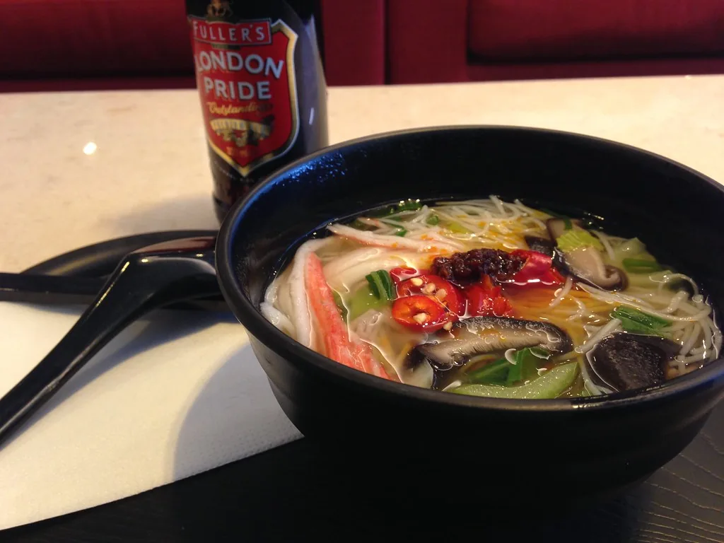 Cathay Pacific Lounge, Heathrow · dining