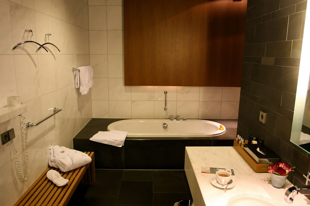 Lufthansa First Class Terminal · bathroom facilities