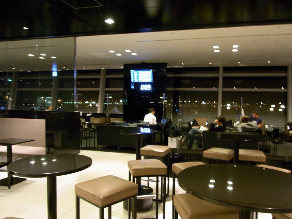 ANA Lounge, Haneda T3 · lounge seating