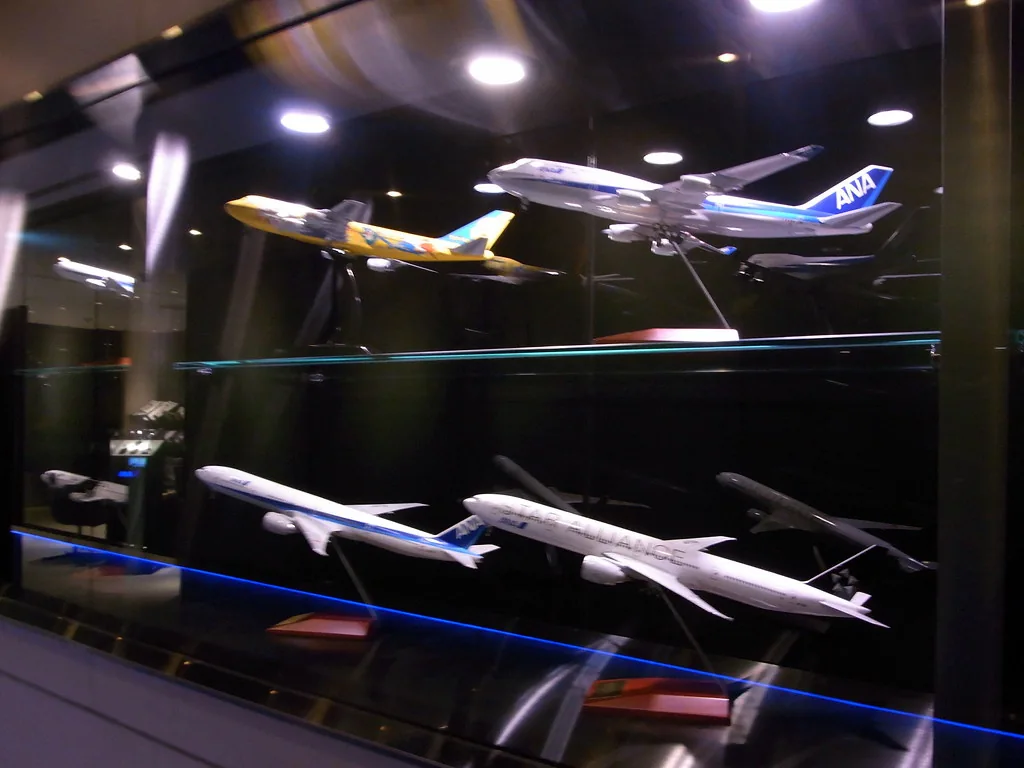 ANA model aircraft display, Haneda lounge